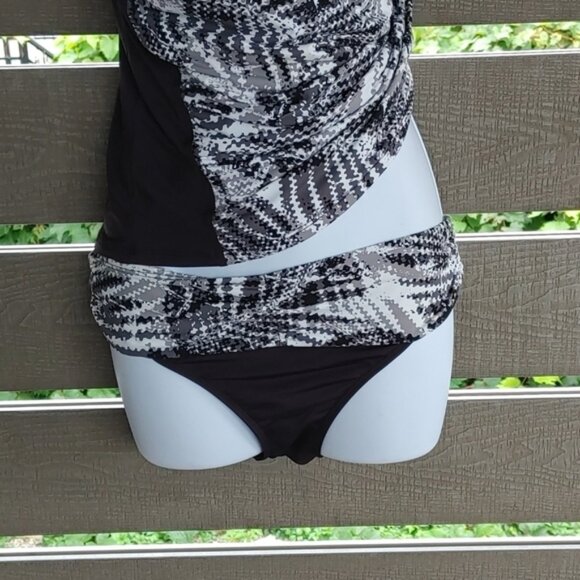 Skye women's swimwear bikini size Large - Picture 3 of 11